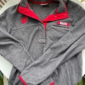 ❌ SOLD ❌ Wisconsin Columbia fleece pull over